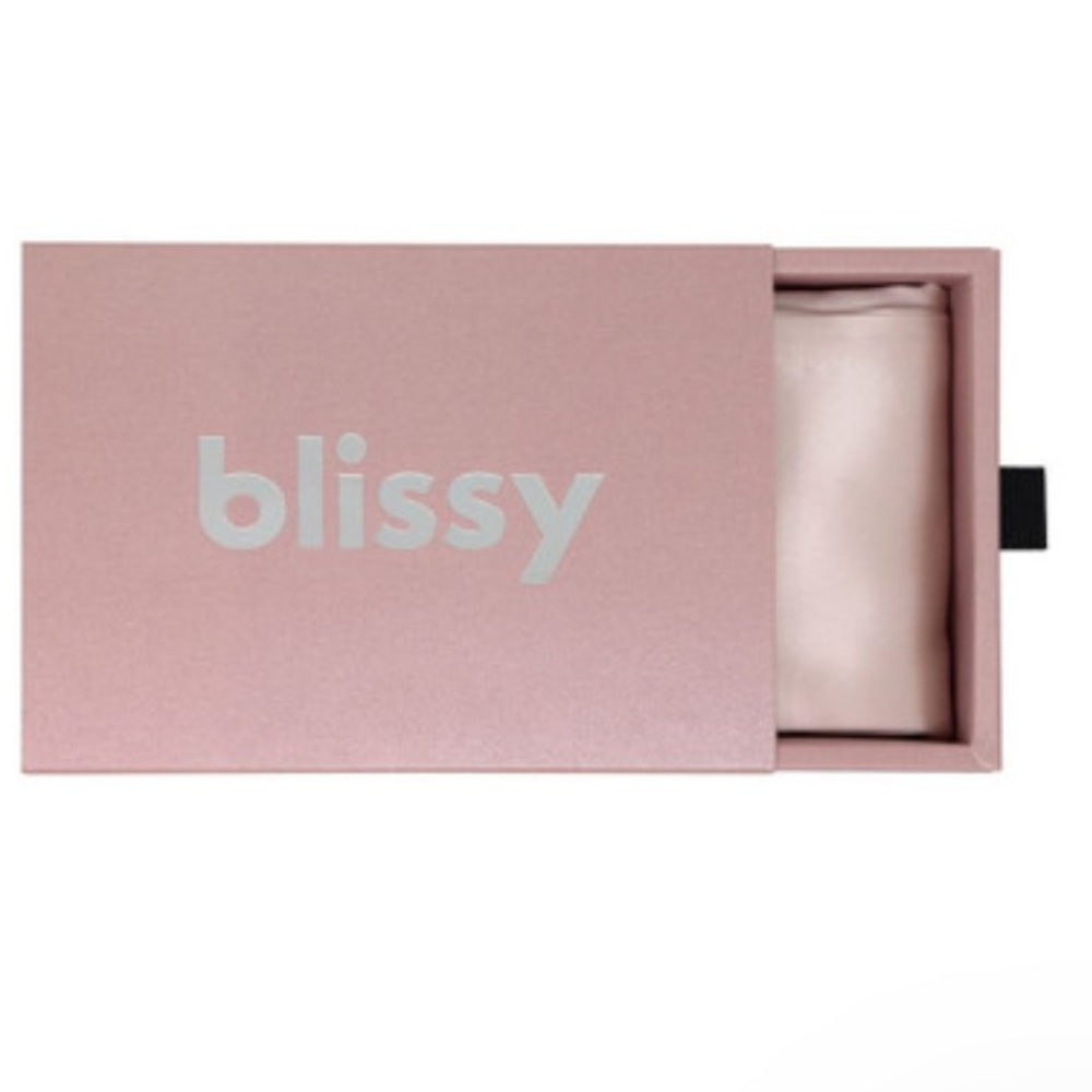 Blissy 22-Momme 100% Mulberry Silk Pillowcase in Rose Standard Size 20”x 26”